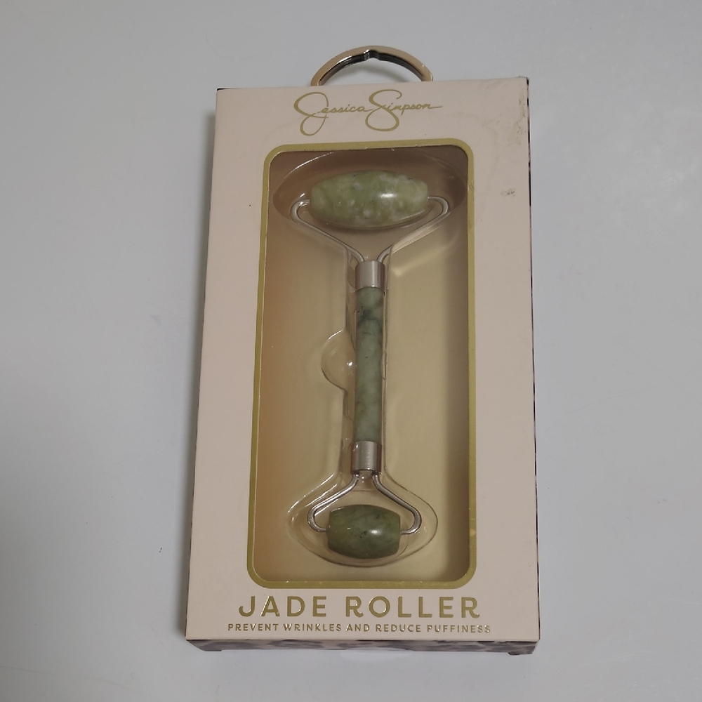 Jessica Simpson Green Jade Roller